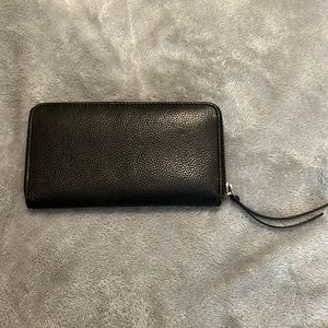NWOT J.Jill Genuine Leather Black Large Zip Around Wallet